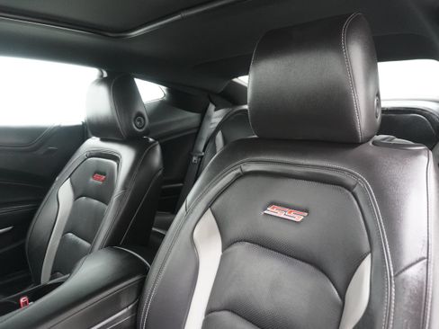 Used 2021 Chevrolet Camaro SS RWD image 11