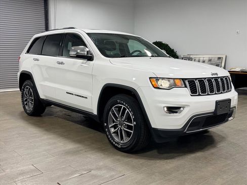 Used 2020 Jeep Grand Cherokee Limited image 2