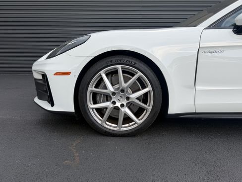 Certified 2025 Porsche Panamera 4 E-Hybrid AWD/4WD image 7