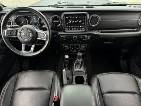 Used 2022 Jeep Wrangler Unlimited Sahara image 12
