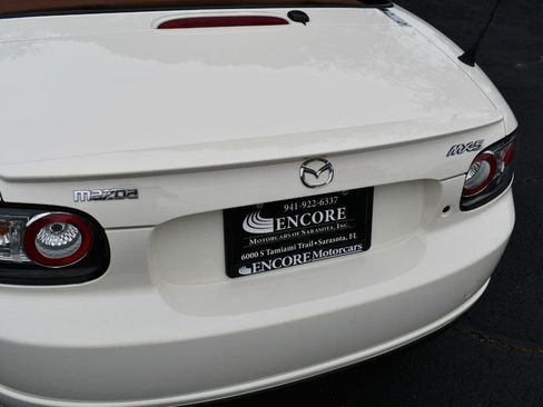 Used 2007 MAZDA MX-5 Miata Grand Touring w/ Premium Pkg image 9