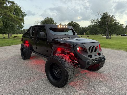 Used 2022 Jeep Gladiator Rubicon w/ Trailer Tow Package AWD/4WD image 4