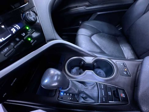 Used 2021 Toyota Camry XSE w/ Navigation Package image 31