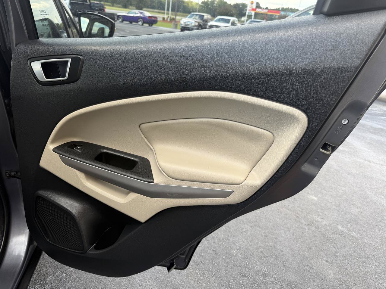 Used 2018 Ford EcoSport Titanium FWD image 16