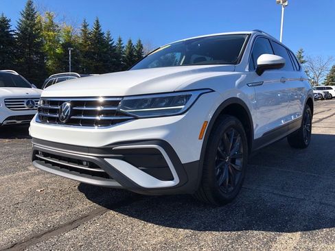 Used 2024 Volkswagen Tiguan Wolfsburg Edition image 3