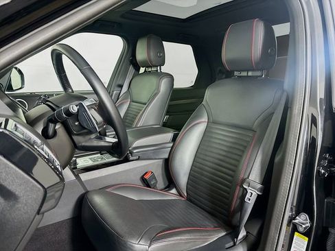 Used 2019 Land Rover Discovery HSE image 21