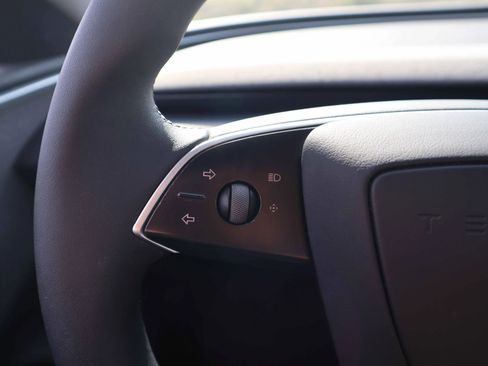 Used 2025 Tesla Model 3 Long Range image 15