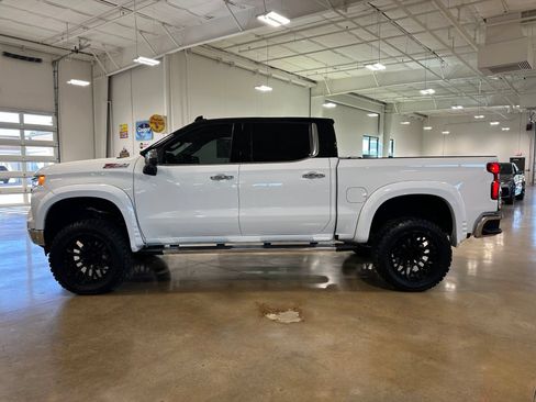 Used 2025 Chevrolet Silverado 1500 LTZ w/ Z71 Off-Road Package AWD/4WD image 5