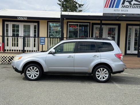 Used 2012 Subaru Forester 2.5X Premium AWD/4WD image 2