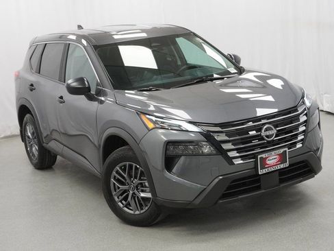 Used 2025 Nissan Rogue S image 8