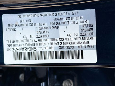 Used 2024 MAZDA MAZDA3 s image 41