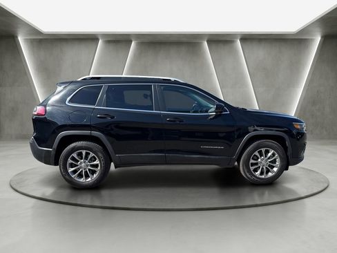 Used 2019 Jeep Cherokee Latitude Plus AWD/4WD image 8