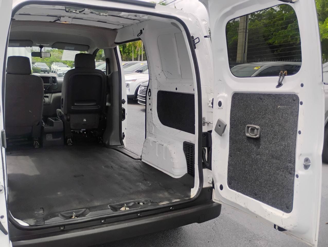 Used 2020 Nissan NV200 S w/ Back Door Glass Package FWD image 30