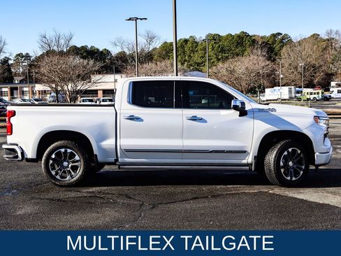 Used 2024 Chevrolet Silverado 1500 High Country w/ Technology Package image 9