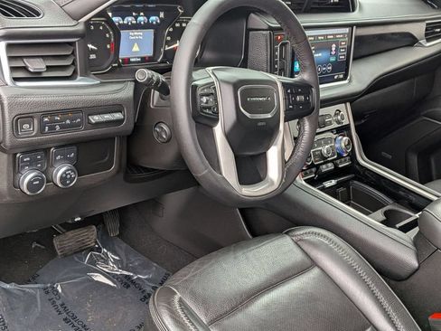 Used 2021 GMC Yukon XL Denali AWD/4WD image 15