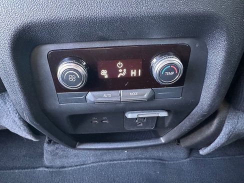 Used 2025 GMC Acadia Elevation image 11