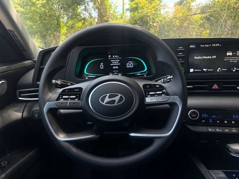 New 2026 Hyundai Elantra Hybrid FWD image 27