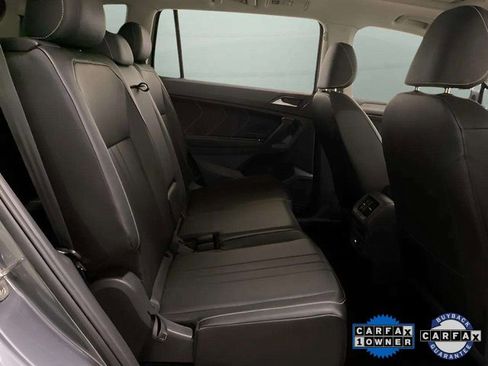 Used 2023 Volkswagen Tiguan SE w/ Panoramic Sunroof Package image 23