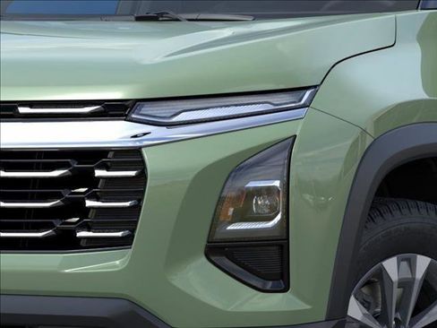 New 2026 Chevrolet Equinox LT FWD image 10