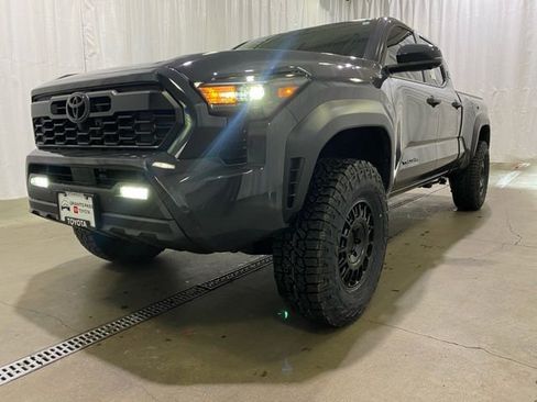 New 2026 Toyota Tacoma TRD Off-Road w/ TRD Off Road Premium Package AWD/4WD image 24