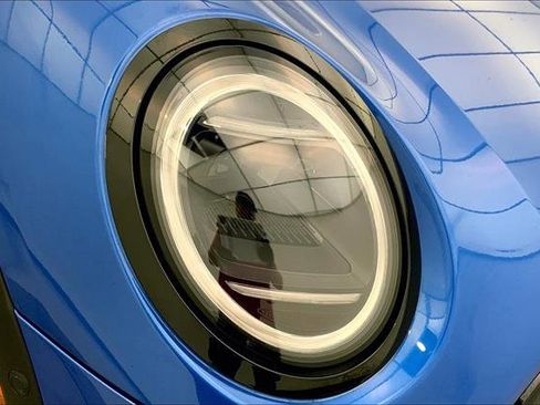 Certified 2025 MINI Cooper 2-Door Hardtop image 27