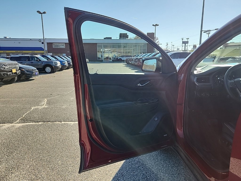 Used 2023 GMC Acadia AT4 w/ Technology Package AWD/4WD image 11