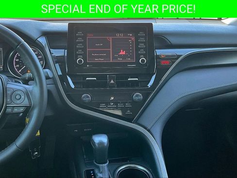 Used 2021 Toyota Camry SE image 9
