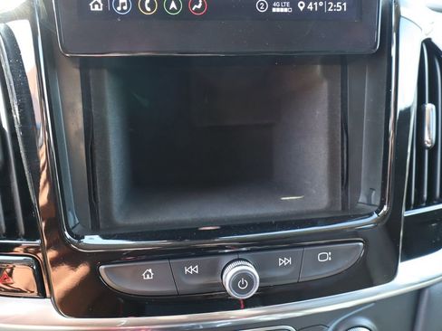 Used 2021 Chevrolet Traverse RS image 24