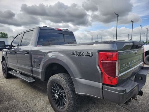 Used 2022 Ford F250 XLT w/ Black Appearance Package AWD/4WD image 4