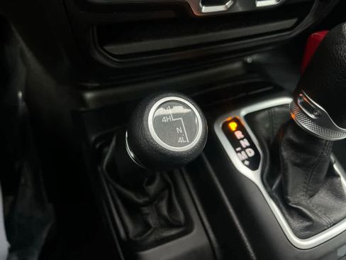 Used 2020 Jeep Wrangler Unlimited Sport S image 40