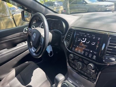 Used 2022 Jeep Grand Cherokee Laredo E w/ Security & Convenience Group AWD/4WD image 15