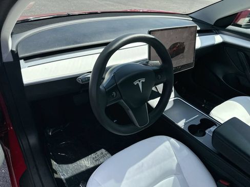 Used 2022 Tesla Model 3 Standard Range RWD image 9
