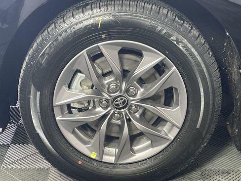 New 2026 Toyota Sienna XLE image 9