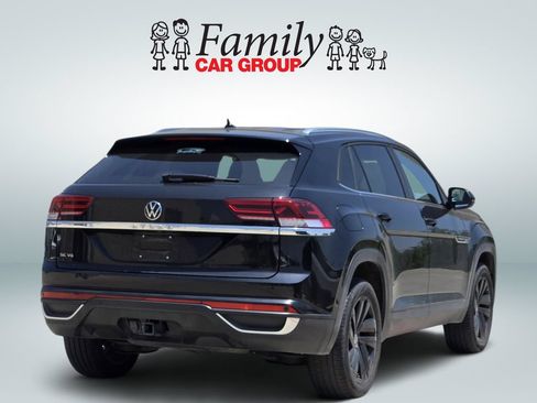 Used 2023 Volkswagen Atlas Cross Sport SE w/ Black Wheel Package FWD image 4