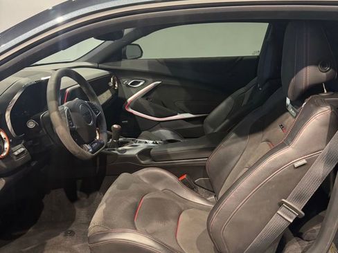 Used 2021 Chevrolet Camaro ZL1 RWD image 19