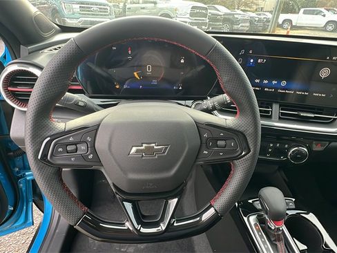 New 2026 Chevrolet Trax RS w/ Sunroof Package image 18