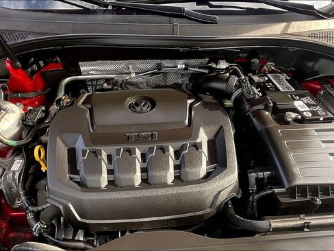 Used 2022 Volkswagen Tiguan SE w/ Panoramic Sunroof Package image 13