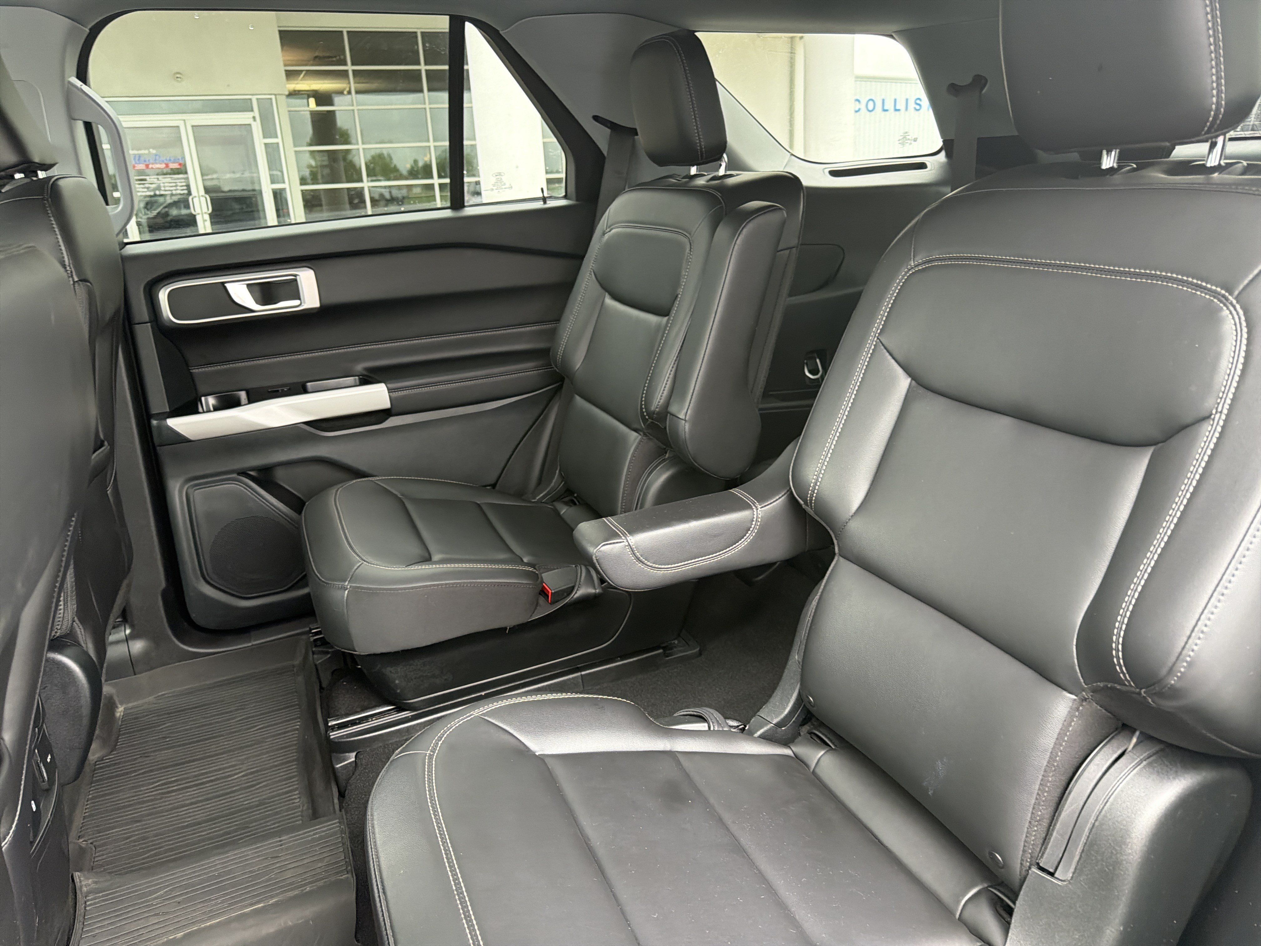 Used 2024 Ford Explorer XLT w/ Equipment Group 202A AWD/4WD image 24