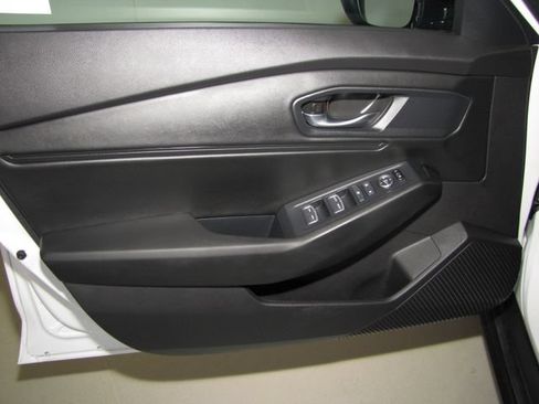Used 2025 Honda Accord SE image 10
