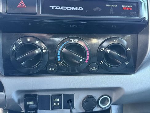 Used 2015 Toyota Tacoma 4x4 Access Cab image 36