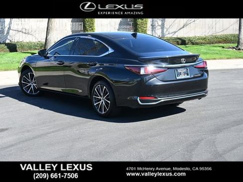 Used 2023 Lexus ES 250 w/ Premium Package image 3