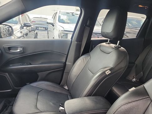 Used 2021 Jeep Compass Latitude w/ Sun and Sound Group AWD/4WD image 17