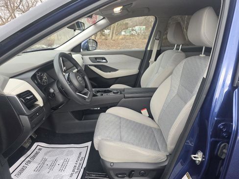 Used 2021 Nissan Rogue SV image 14