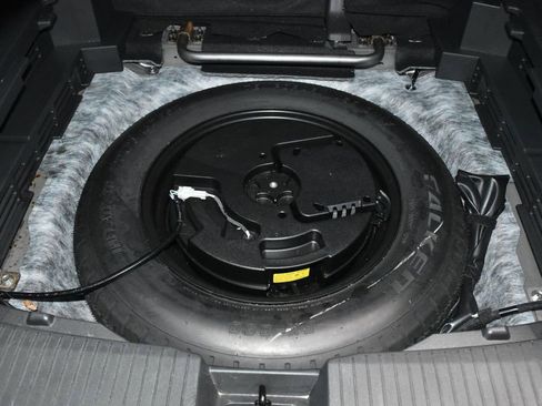 Certified 2023 Nissan Rogue SV image 27