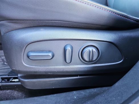 Certified 2023 Chevrolet TrailBlazer RS w/ Sun and Liftgate Package image 28