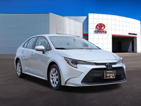 Used 2025 Toyota Corolla LE FWD image 6