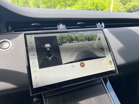 New 2025 Land Rover Range Rover Evoque Dynamic SE image 18