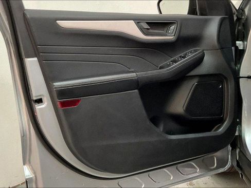 Used 2022 Ford Escape S image 22