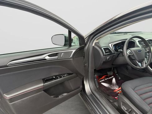 Used 2016 Ford Fusion SE AWD/4WD image 11