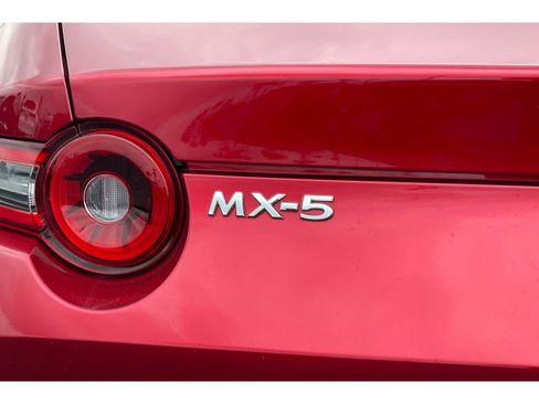 Used 2024 MAZDA MX-5 Miata Sport image 18